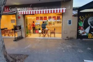 Conf&iacute;a, Cafe y Pastas