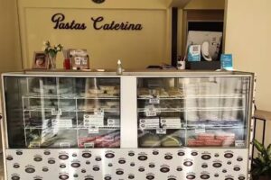 Fabrica de Pastas Artesanales y Rotiser&iacute;a Caterina