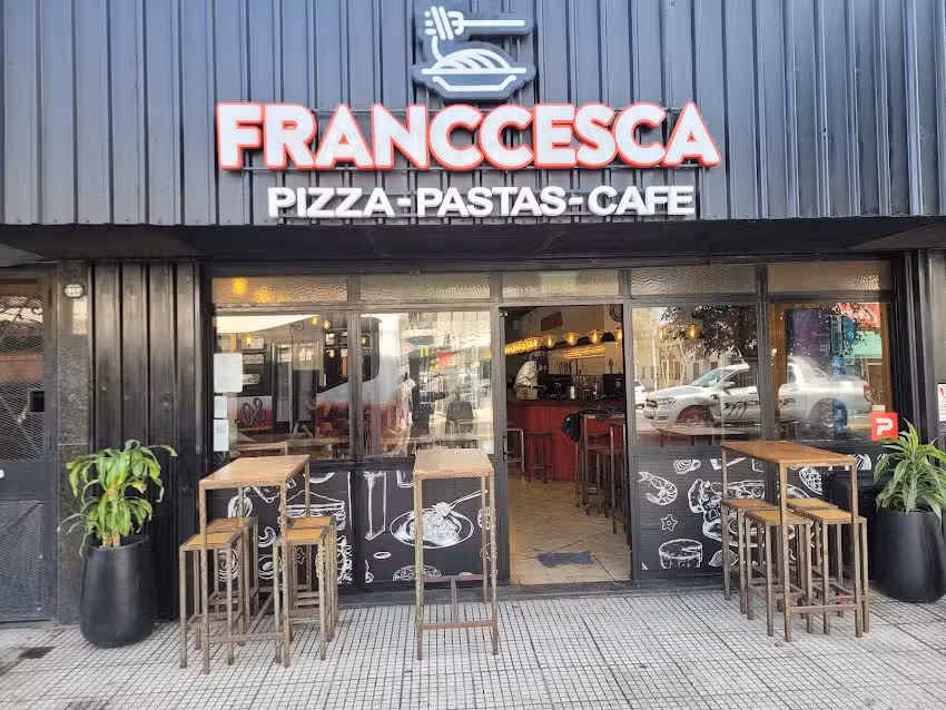 Franccesca Resto Pizzas-Pastas-Cafe