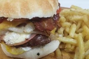 PIZZERIA ITUZAINGO FOCACCIA PIZZAS PASTAS Y MINUTAS