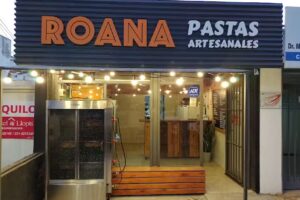 Roana Pastas artesanales, pollos al spiedo, empanadas