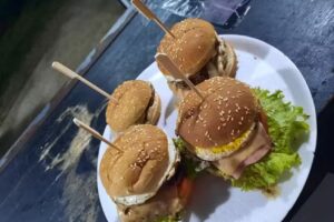 Rotiseria y Pastas “La Tía”