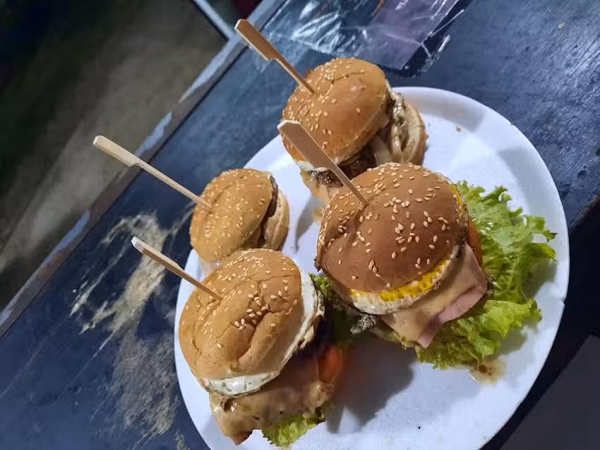 Rotiseria y Pastas &ldquo;La T&iacute;a&rdquo;